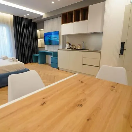 2 Steps From Center 3 4 شقة *