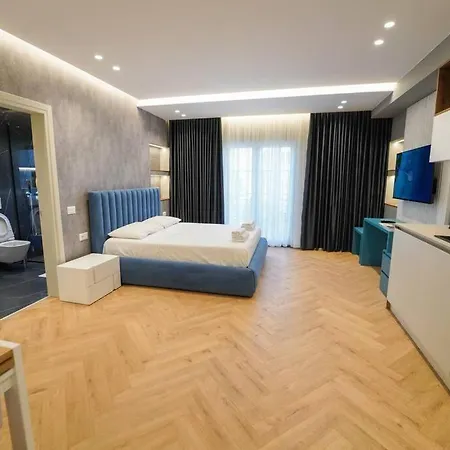 Apartment 2 Steps From Center 3 4 *