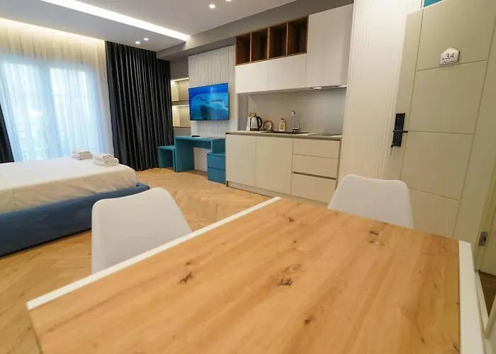 2 Steps From Center 3 4 شقة *